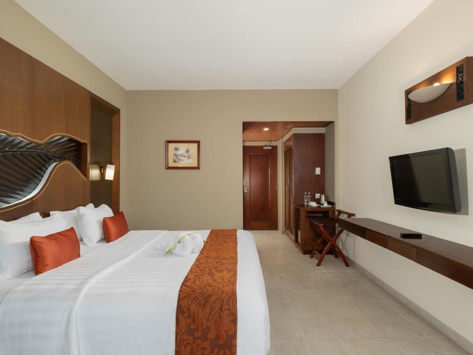 Nirwana Resort Hotel Lagoi Buitenkant foto